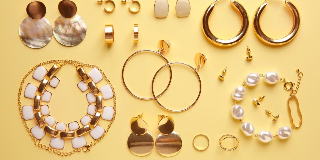 Fashion on a Budget: Where to Find Chic Jewelry Online