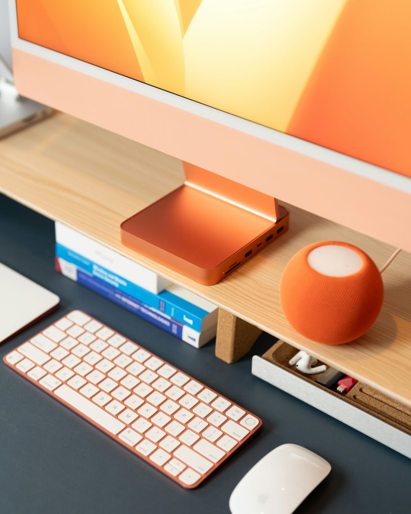 Wooden desk shelf – simplicity and space in one